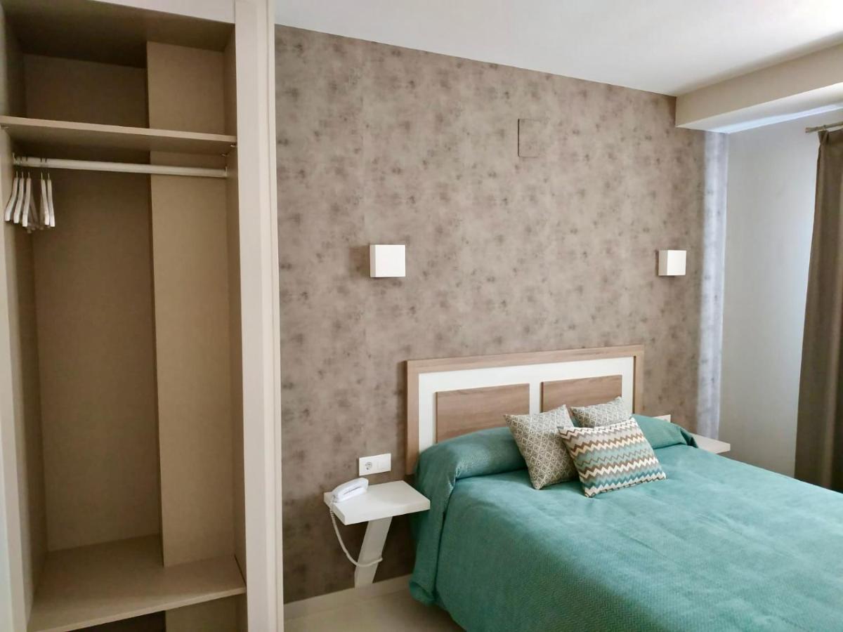Hotel Los Conejos Mora Екстериор снимка