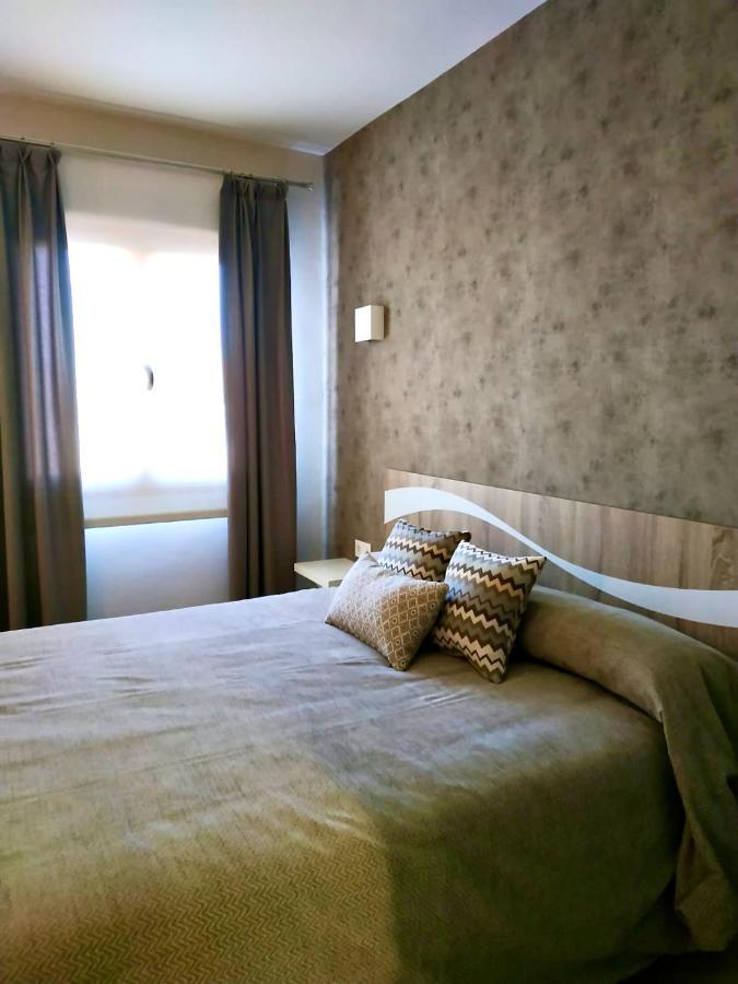 Hotel Los Conejos Mora Екстериор снимка
